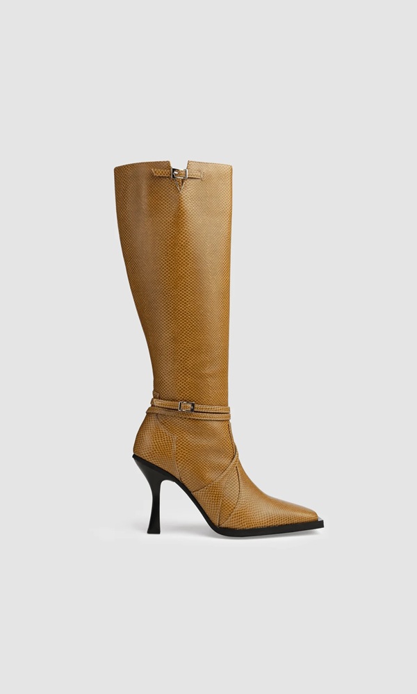 Alicia – Sculptural. Sleek. Surprisingly Comfortable. Image 1