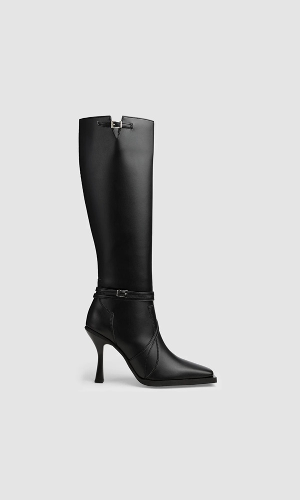 Alicia – Sculptural. Sleek. Surprisingly Comfortable. Image 2